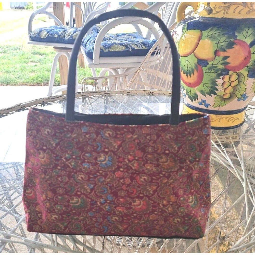 Handbag  Oriental RED Brocade Asian Chinese Small Wristlet Purse.  PARTY!
